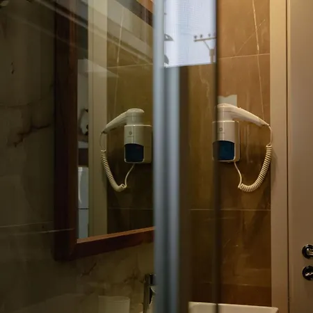 Hotel The Oasis Himarë